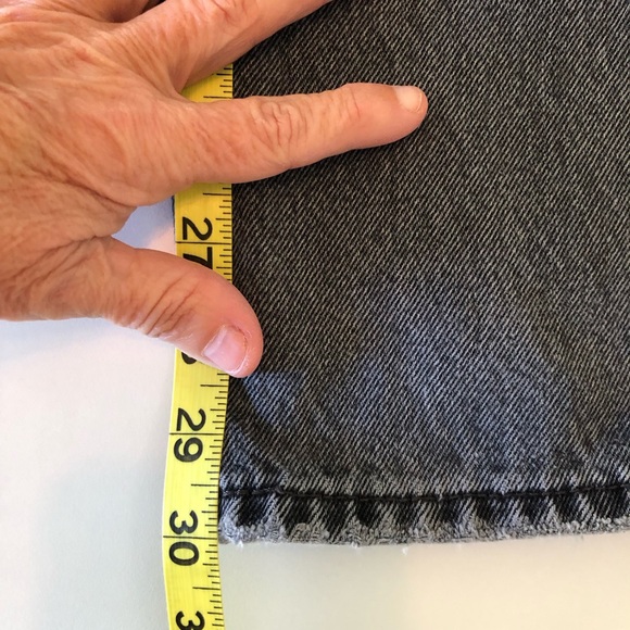 Levi’s 501 Button-fly Black Jeans Women’s W28 L32, Straight Leg Classic Mid-Rise - Picture 15 of 17